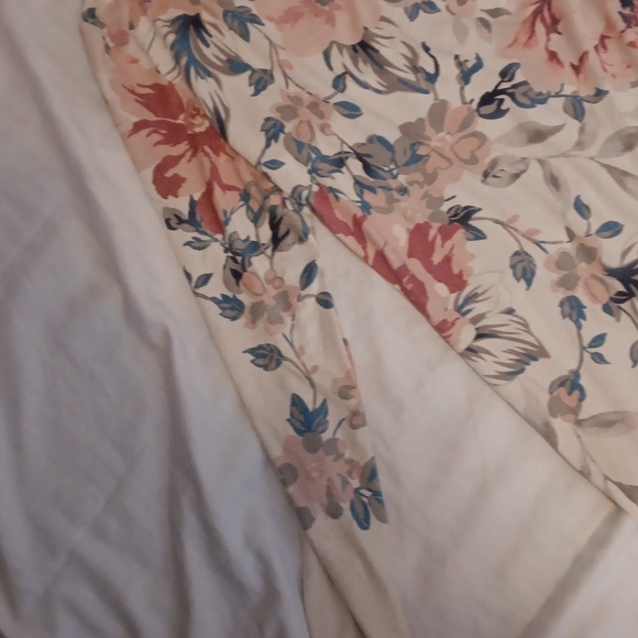 Flower blouse wrap - Picture 3 of 4